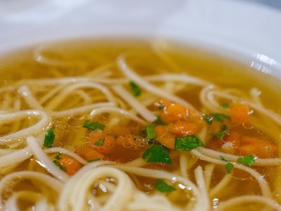 Świąteczny rosół nie dla każdego? Kto powinien uważać?