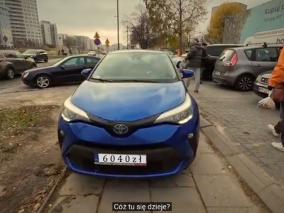 Najechał na pieszego na chodniku w Warszawie. Dostał grzywnę o wartości dobrego auta