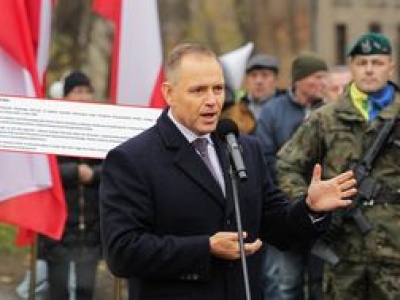 SKW odpowiada na spór o nominacje. Nawrocki ma otrzymywać informacje