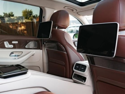 Import samochodów z Dubaju – koszty, formalności, ciekawostki i praktyczne wskazówki