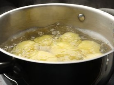 Już nie gotuję ziemniaków w wodzie. Znam lepszy sposób na pyszne purée