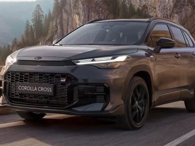 133 800 zł to już cena za hybrydę z silnikiem 1.8. Najnowszy model Toyoty daje też 473 l bagażnika