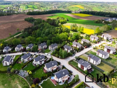 Kiedyś dom pod miastem był spełnieniem marzeń. Dziś wielu woli 56 m² w bloku niż szeregowiec za obwodnicą