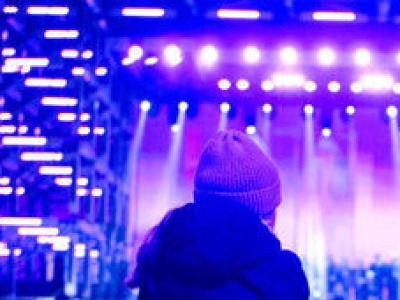 „Wszyscy jesteśmy ambasadorami wolności” – muzyczna uczta na Placu Zamkowym i przed telewizorami