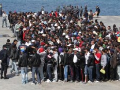 Ogłoszono decyzję ws. przyjęcia migrantów do Polski. Donald Tusk potwierdził