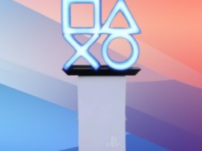 Ponad 50 tanich podstawek Cable Guys w RTV Euro AGD. Stojaki na pady i słuchawki już od 45 zł