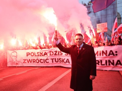 Mentzen odpalił racę na Marszu Niepodległości. Policja wnioskuje o uchylenie immunitetu