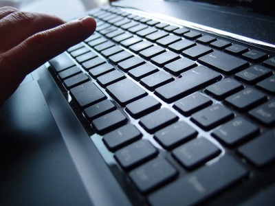 ZUS ostrzega przed fałszywymi e-mailami. Oszuści podszywają się pod pracowników urzędu