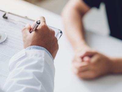 Zakaz, który boli – jak ograniczenia w reklamie wyrobów medycznych duszą rozwój medycyny estetycznej