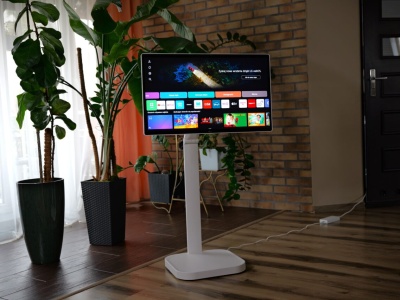 Recenzja LG Smart Monitor Swing. Dotykowy ekran 4K na kółkach