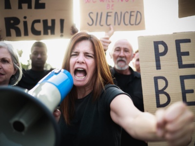 SLAPP-y bez granic. Zagraniczne przykłady pozwów uciszających krytyków
