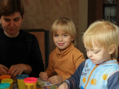 Praca z najmłodszymi dziećmi. Jak przygotować się do zawodu opiekuna w żłobku?