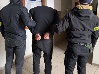 Chcieli kupić auto. Zapłacili… zabawkowymi banknotami