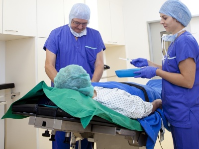 Skandal w szpitalu. Tonie w długach, a czterech lekarzy zarabia 10 mln zł rocznie