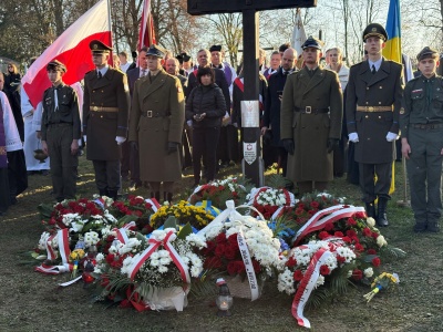 Pogrzeb żołnierzy Wojska Polskiego poległych w rejonie Lwowa podczas II wojny światowej