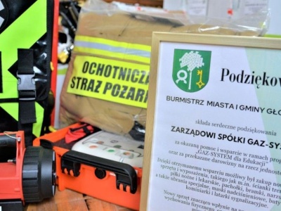 Nowy sprzęt dla OSP i szkół. GAZ-SYSTEM wspiera gminę Głowaczów