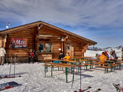 Surowe restrykcje na stoku. Na narty we Włoszech tylko w kasku