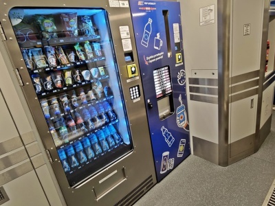 PKP Intercity i WARS: automaty w pociągach cieszą się dużą popularnością