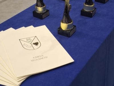 Najlepsi uczniowie z Gminy Mykanów nagrodzeni! Wręczono Nagrody Wójta