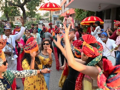 Sprzedają bilety na własne wesela. Niektóre trwają po kilka dni. Cena może zaskakiwać