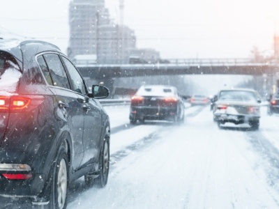 Trudne warunki na drogach: gołoledź, przymrozki, pierwszy śnieg