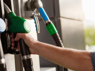 Kierowcy odetchnęli tylko na chwilę. Wkrótce tankowanie znów może uderzyć po kieszeni