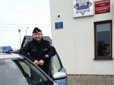 Dzielnicowy wyprowadził 54-latka z zadymionego mieszkania