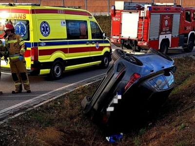 15-latek wziął pod nieobecność rodziców ich samochód. Wpadł do rowu
