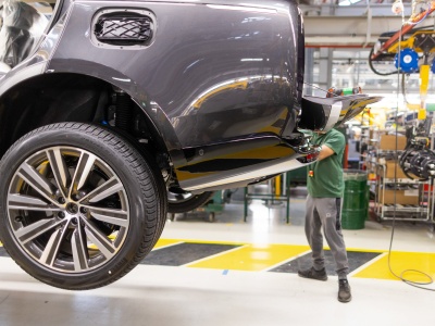 Hakerzy, którzy zatrzymali Jaguara. Jak cyberatak wstrząsnął brytyjską gospodarką