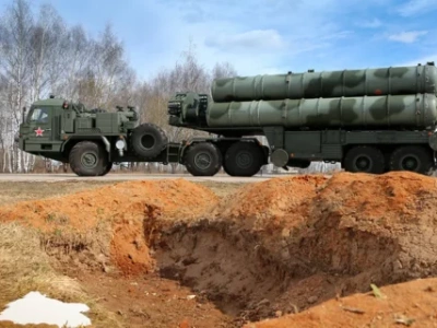 Nie jedna, nie dwie – cztery S-400 poszły z dymem! A na tym nie koniec