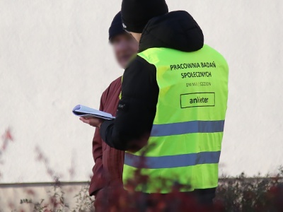 Terminal kontenerowy. Po konferencjach - natychmiastowa akcja ankieterów. ZbieÂżnoÂśĂŚ przypadkowa czy element szerszej strategii?