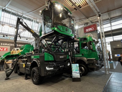 Ciekawostka z lasu, czyli ciężarówka z podnoszoną kabiną, ekspresem do kawy i kuchenką