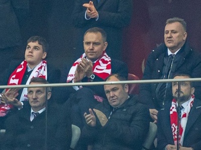 Groził prezydentowi pod zdjęciem ze Stadionu Narodowego. Policja zatrzymała 19-latka