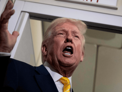 Nagły zwrot Trumpa. Prezydent USA cofa cła