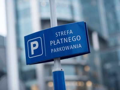 Zmiany w opłatach za parkowanie w Warszawie. Popularna aplikacja dla kierowców przestanie działać
