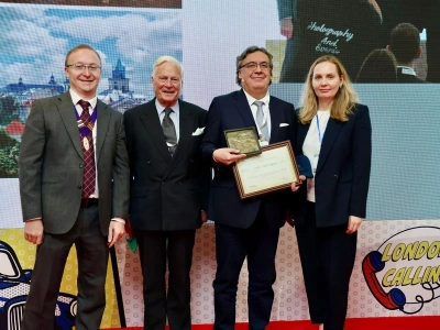 Wyjątkowa nagroda dla Polaka. „W uznaniu zasług dla światowej okulistyki”