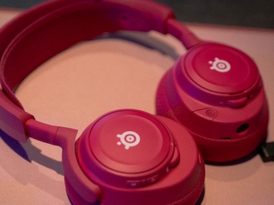 SteelSeries Arctis Nova 7 dostały zasłużony lifting, który ucieszy każdego