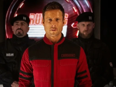 UCIEKINIER. Warto dać się ponieść spektaklowi