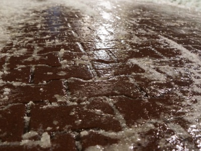 Uwaga na marznące opady! IMGW wydał ostrzeżenia dla pięciu województw