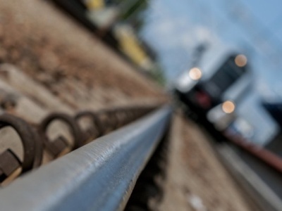 Życzyn. Uszkodzenie torów na trasie do Dęblina, policja na miejscu