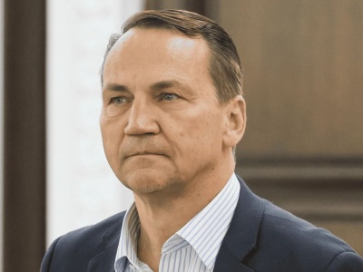Radosław Sikorski grzmi ws. śmierci Leppera. Obwinia obecnych europosłów PiS