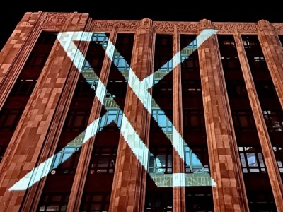 Musk odpala tajną broń! Nowy czat w X to koniec Messengera i WhatsAppa?