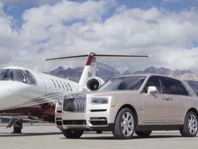 Kolor inspirowany sierścią psa i tysiąc diamentów w lakierze. Dlaczego Rolls-Royce jest taki drogi?