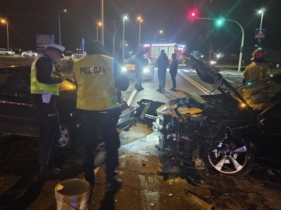 Uwaga! Wolsztyn: Poważny wypadek na DK32! Trzy osoby trafiły do szpitala – Droga całkowicie zablokowana