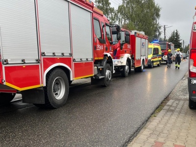 Samochód nagle zjechał na przeciwny pas. Jedna osoba nie żyje