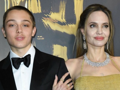 Syn Angeliny Jolie i Brada Pitta zmienił się nie do poznania. Nie uwierzycie, jaki ma kolor włosów