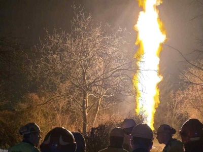 Słup ognia na 20 metrów. Na krakowskim osiedlu doszło do wycieku gazu