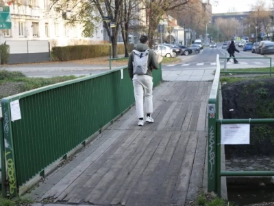 Rozpoczyna się remont kładki nad Rawą