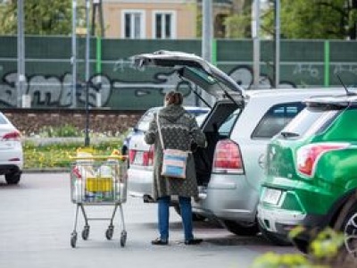 Dostał 400 zł kary za parkowanie pod Biedronką. 