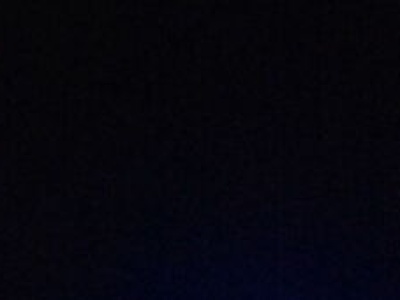 Atak na kolejny pociąg. Zerwana trakcja, uszkodzone szyby w wagonie